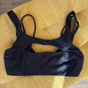 Lululemon Everlux Front Cut-Out Train Bra – Black – Size 6